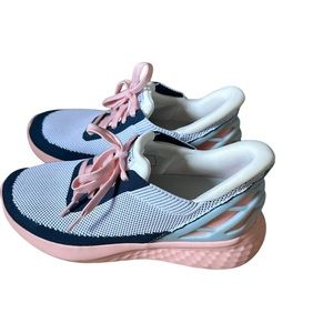 Kizik Athens Hands-Free Knit Sneaker  size 8